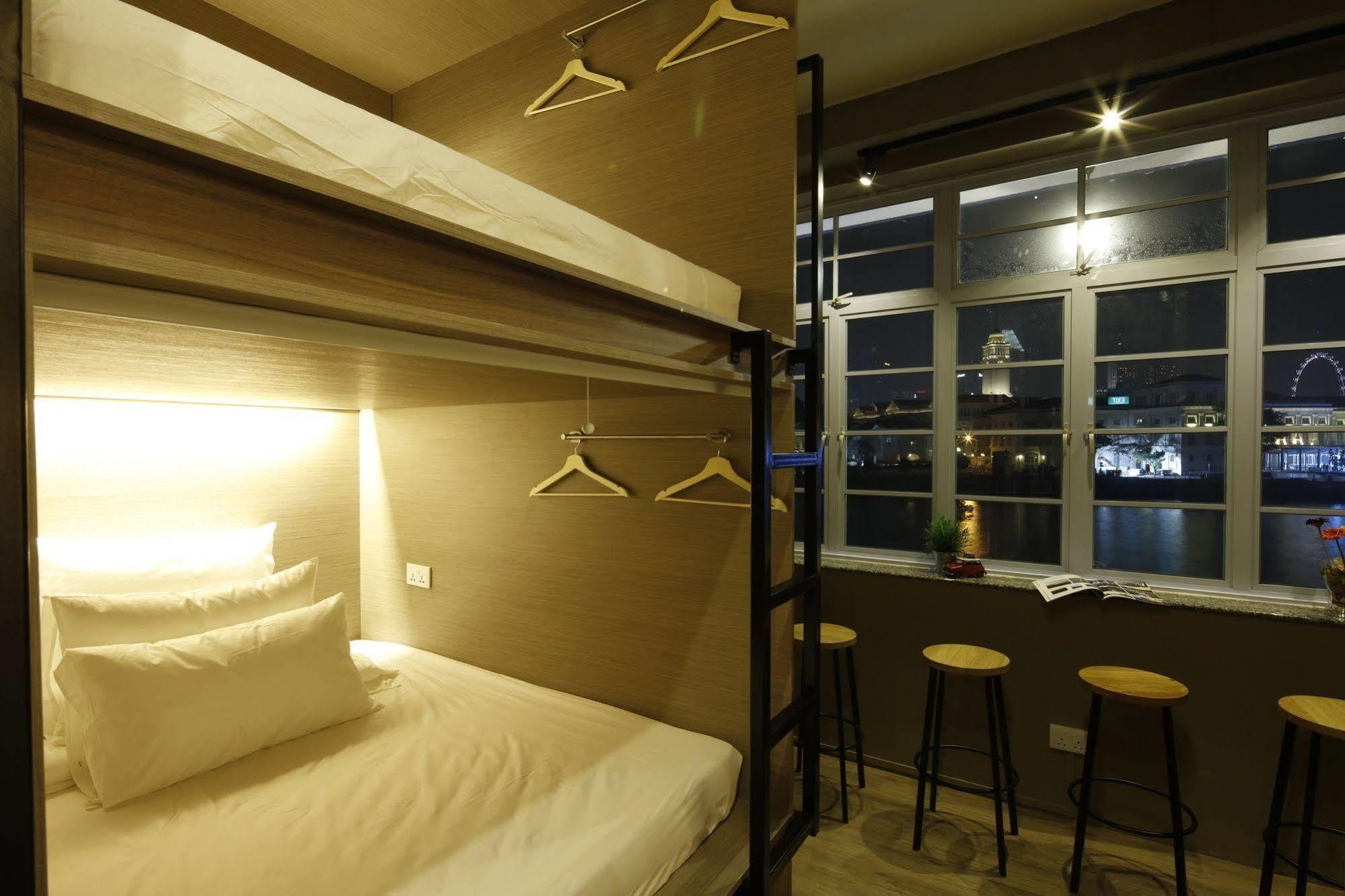 Beat. Capsule Hostel @ Boat Quay Singapore Exterior photo